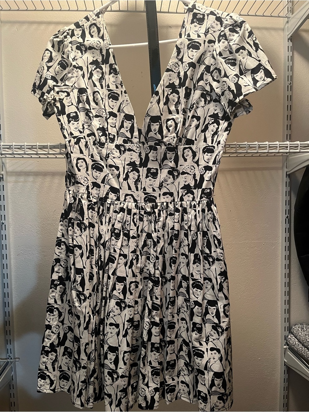 Bernie Dexter Black & White Graphic Portrait V-Neck Mini Dress